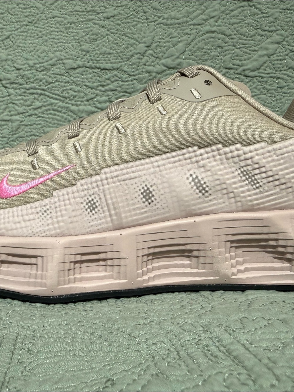 Nike Ava Rover size 7Y or 8.5W Malt/Pale/Silt Red Brand New in Box - Picture 8 of 9